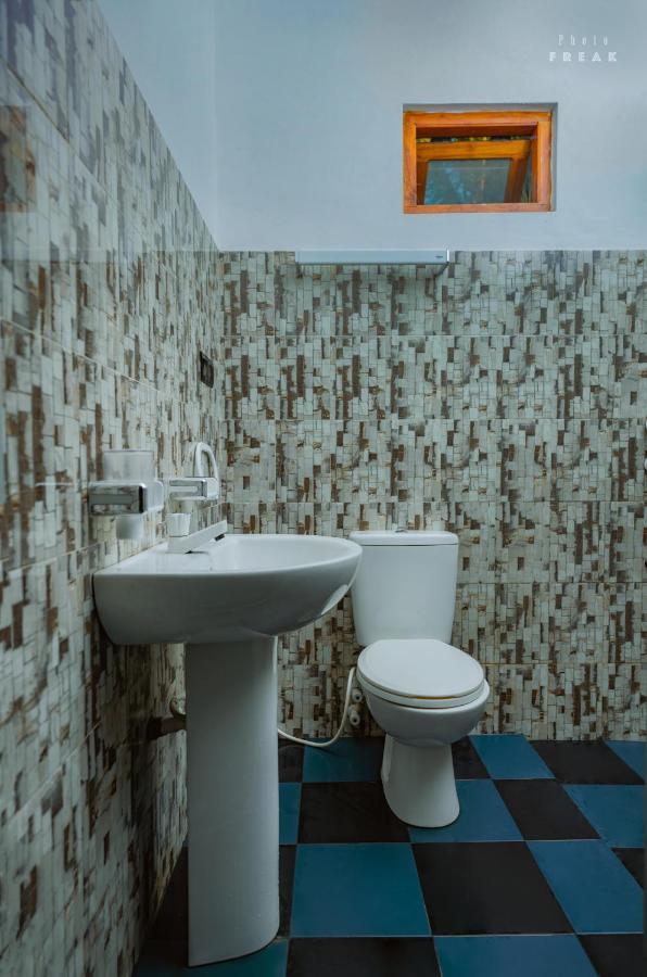 Hotel Athina & Restaurant Chilaw Dış mekan fotoğraf