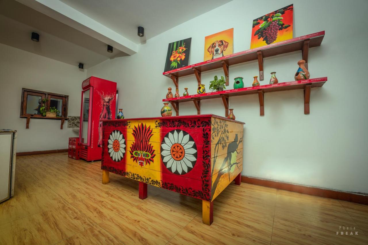 Hotel Athina & Restaurant Chilaw Dış mekan fotoğraf